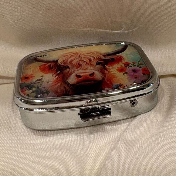 Whimsical Bull and Flowers Travel Pill Box 2 Compartment Medicine Pill Case NEW - Picture 3 of 4